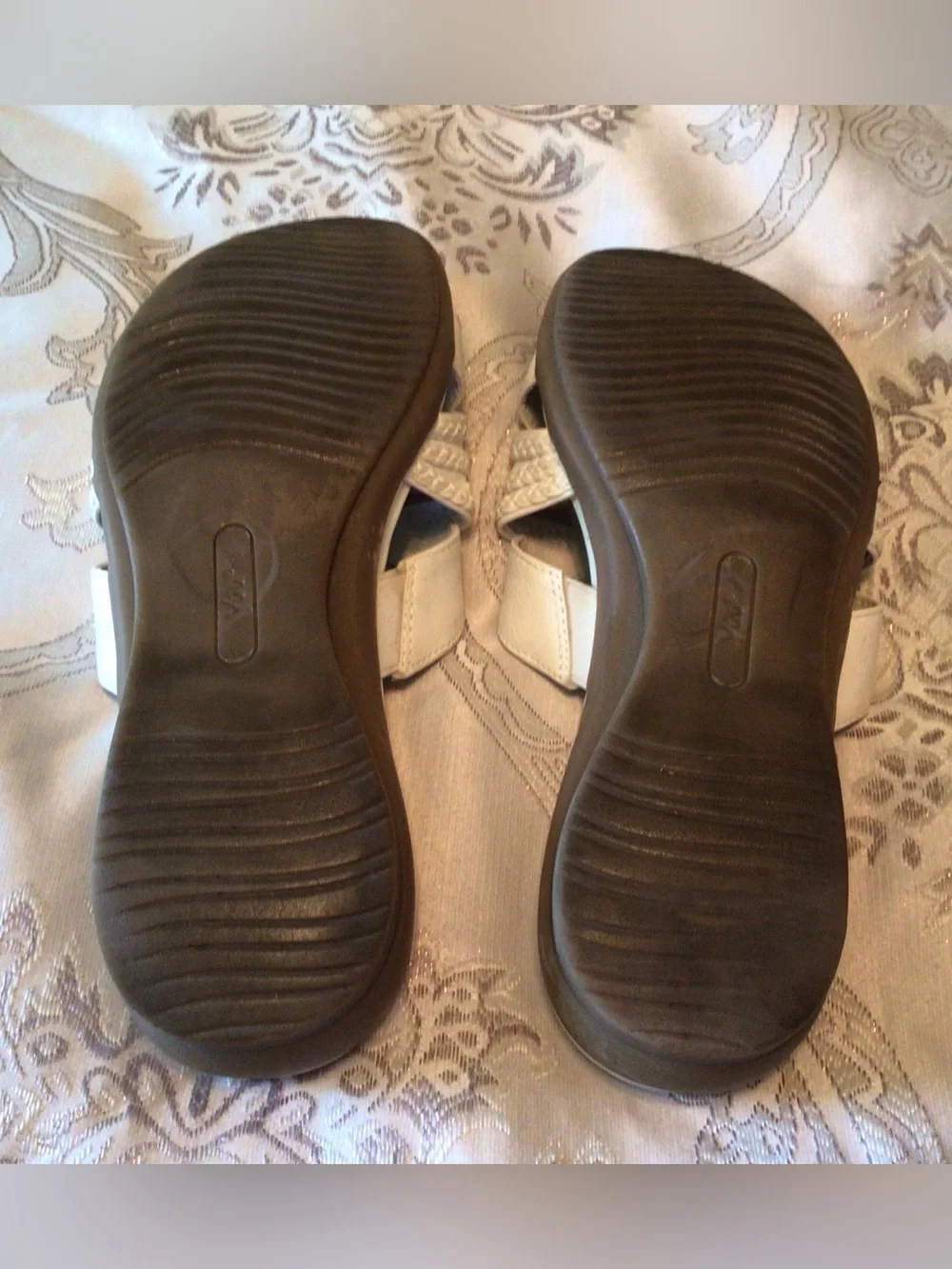 White Sandals with Medallion by YUU Sz 7 1/2